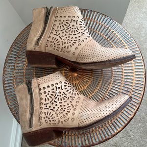 Mattise leather booties sz 8.5